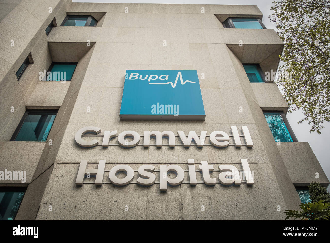 The private sector Bupa Cromwell Hospital, Cromwell Road, Kensington, London, SW5, UK Stock Photo