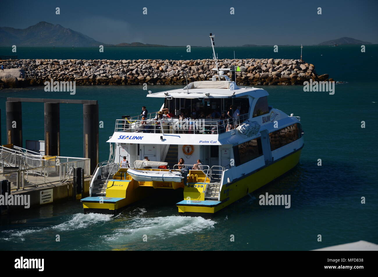 Nelly Bay Ferry Terminal, island Stock Photo Alamy