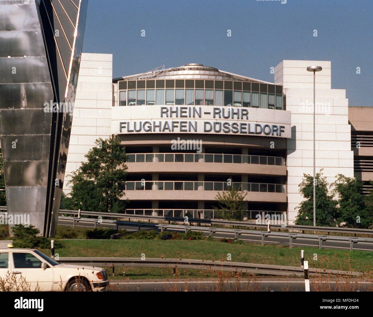 View of Dusseldorfer Rhein-Ruhr-Airport on 23.9.1997. The North Rhine-Westphalian state government now wants to sell its airport shares to a consortium of the Dortmund Harpen AG and the American airport operator Airport Groups International (AGI). | usage worldwide Stock Photo