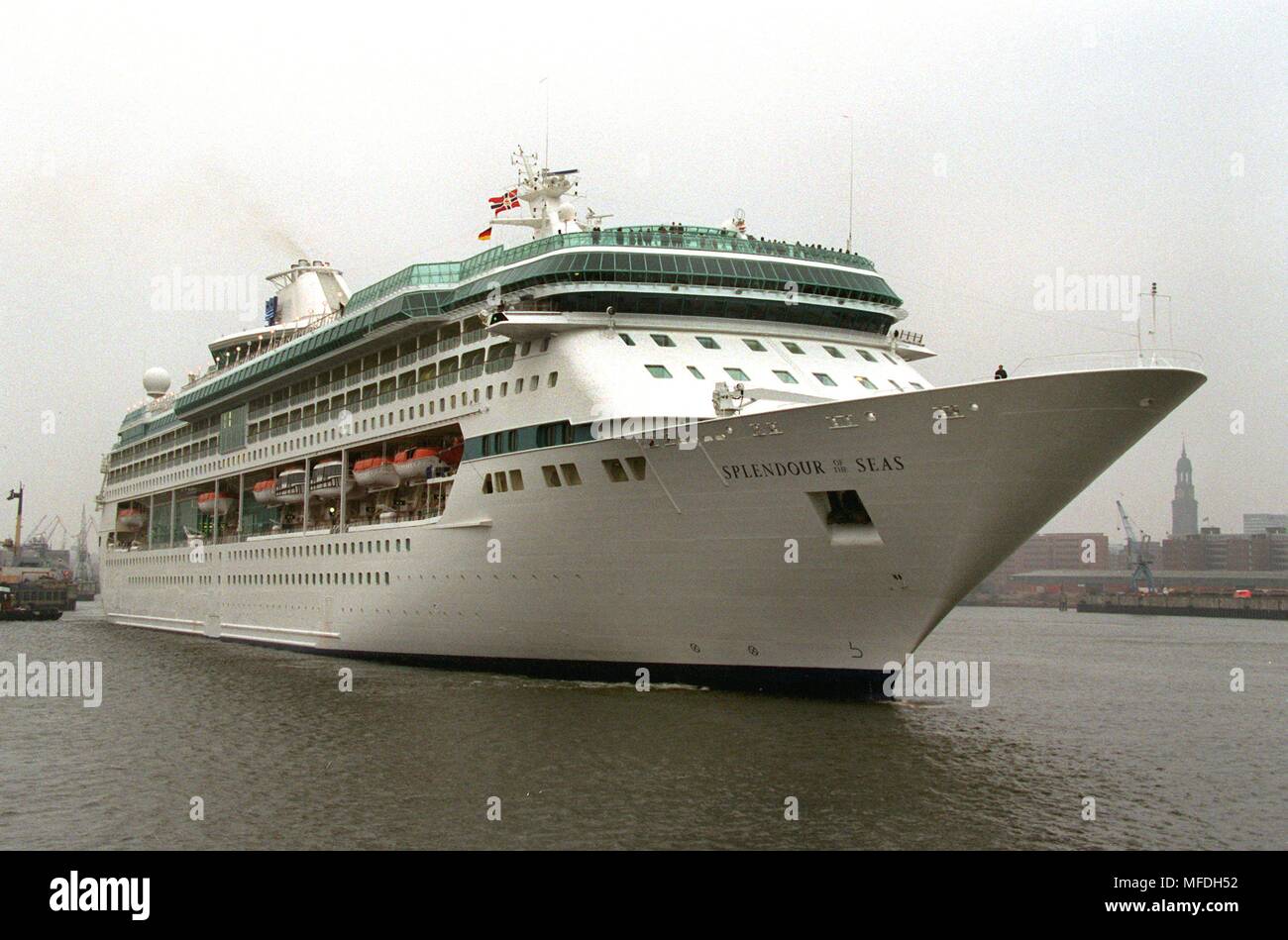 The Cruise Ship Mv Splendor Of The Seas Enters The Port Of Hamburg On March 17 1996 The New Building Of The Norwegian Shipping Company Royal Caribbean Cruise Line Is 70 000 Gross