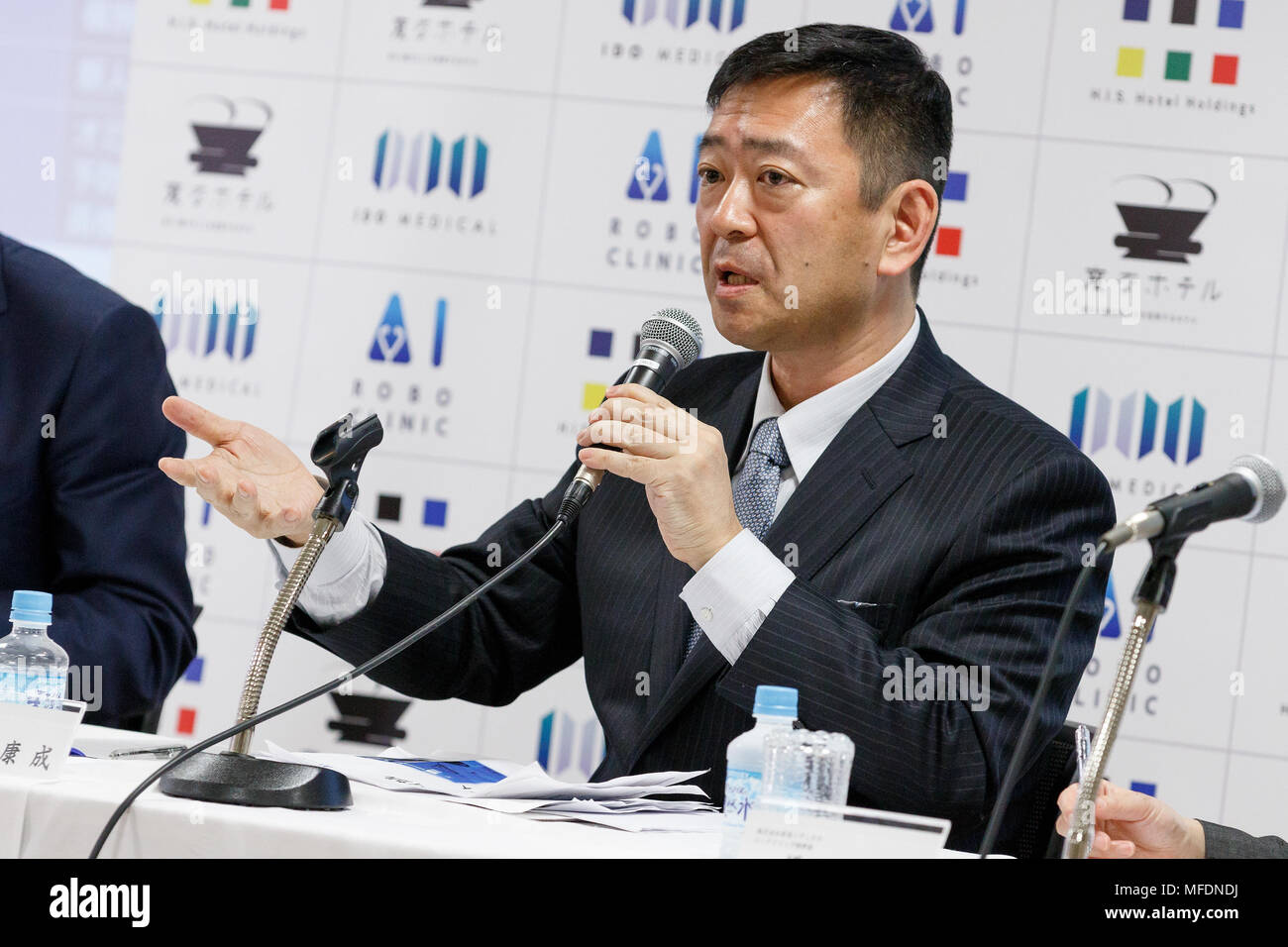 IDO MEDICAL Co., Ltd. president Yasunari Kageyama speaks during a news conference on April 25, 2018, Tokyo, Japan. Sawada announced an alliance with IDO MEDICAL to set up an AI (Artificial Intelligence) Robot Clinic in its new branch of Henn-na (Weird) Hotel located near to Hamamatsucho Station. Credit: Rodrigo Reyes Marin/AFLO/Alamy Live News Stock Photo