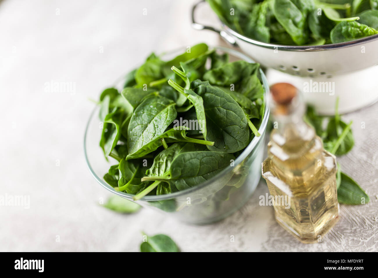 Baby spinach leaves Stock Photo - Alamy