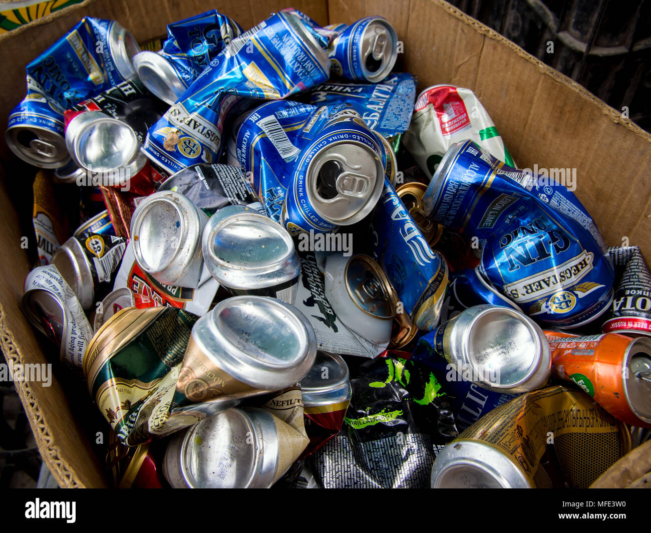 Empty beer cans hires stock photography and images Alamy