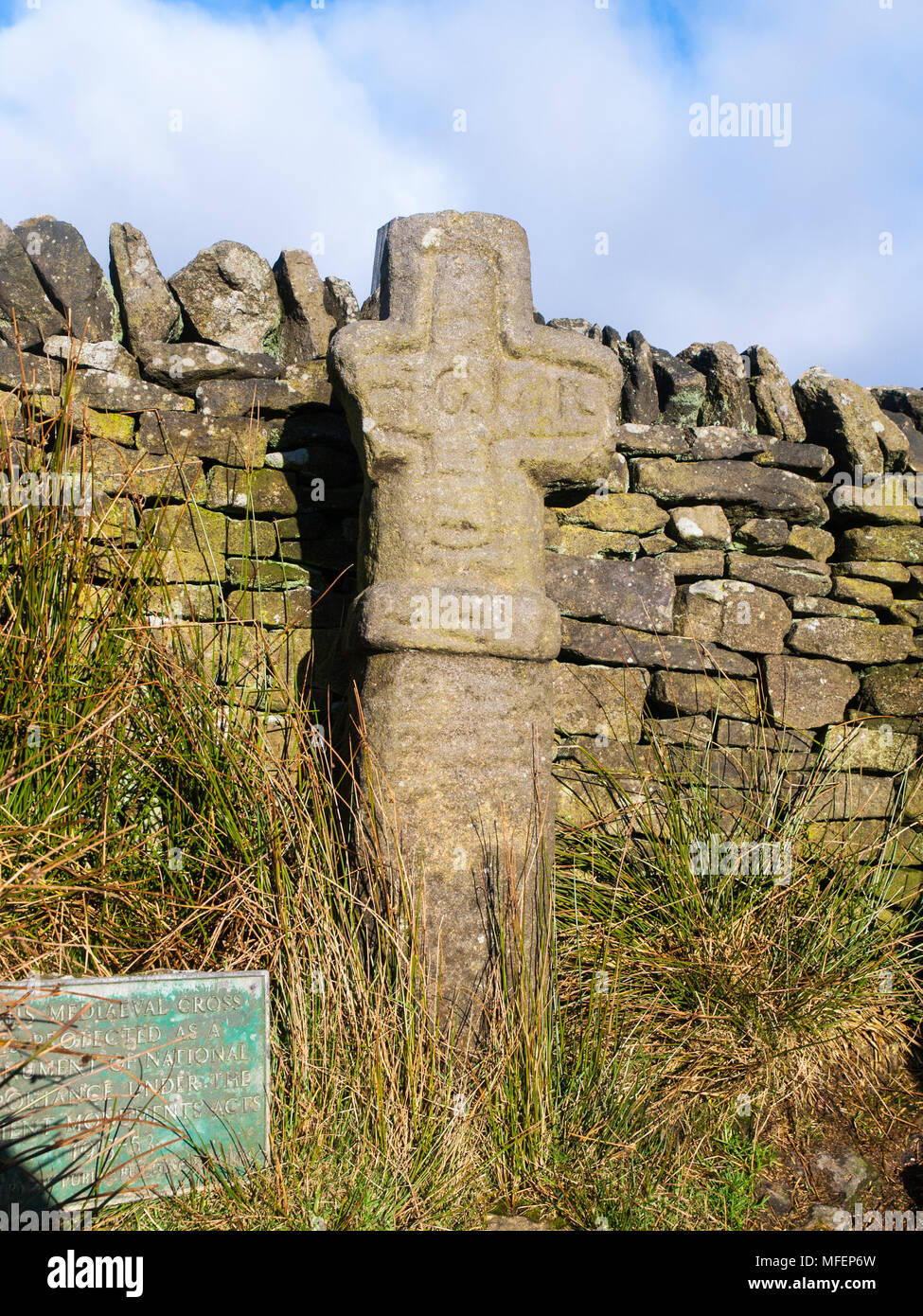Edale Cross, a medieval wayside cross made of gritstone on the Jacob's Ladder path near Kinder Scout, Peak District National Park Stock Photo