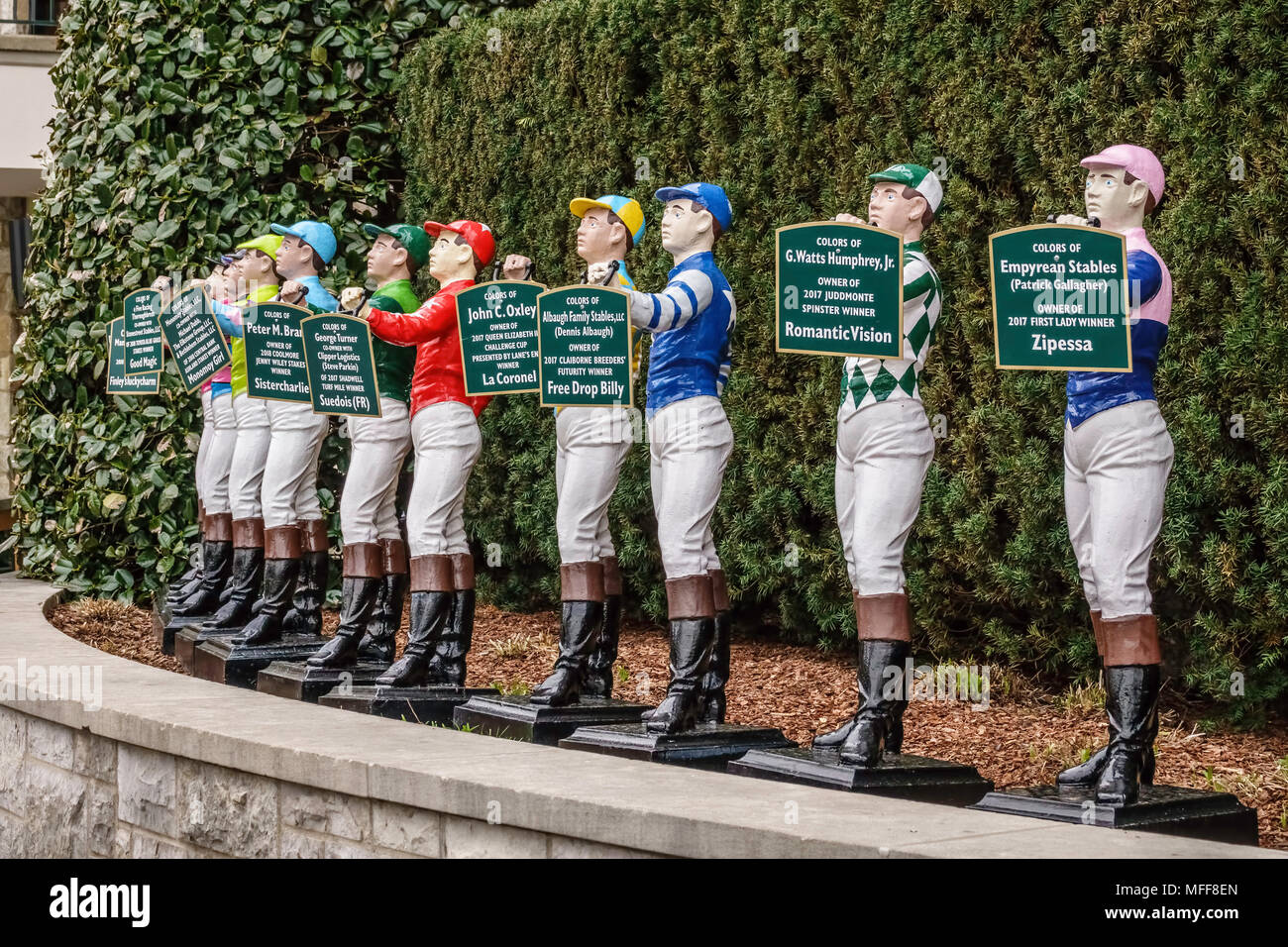 Sport statues hi-res stock photography and images - Alamy