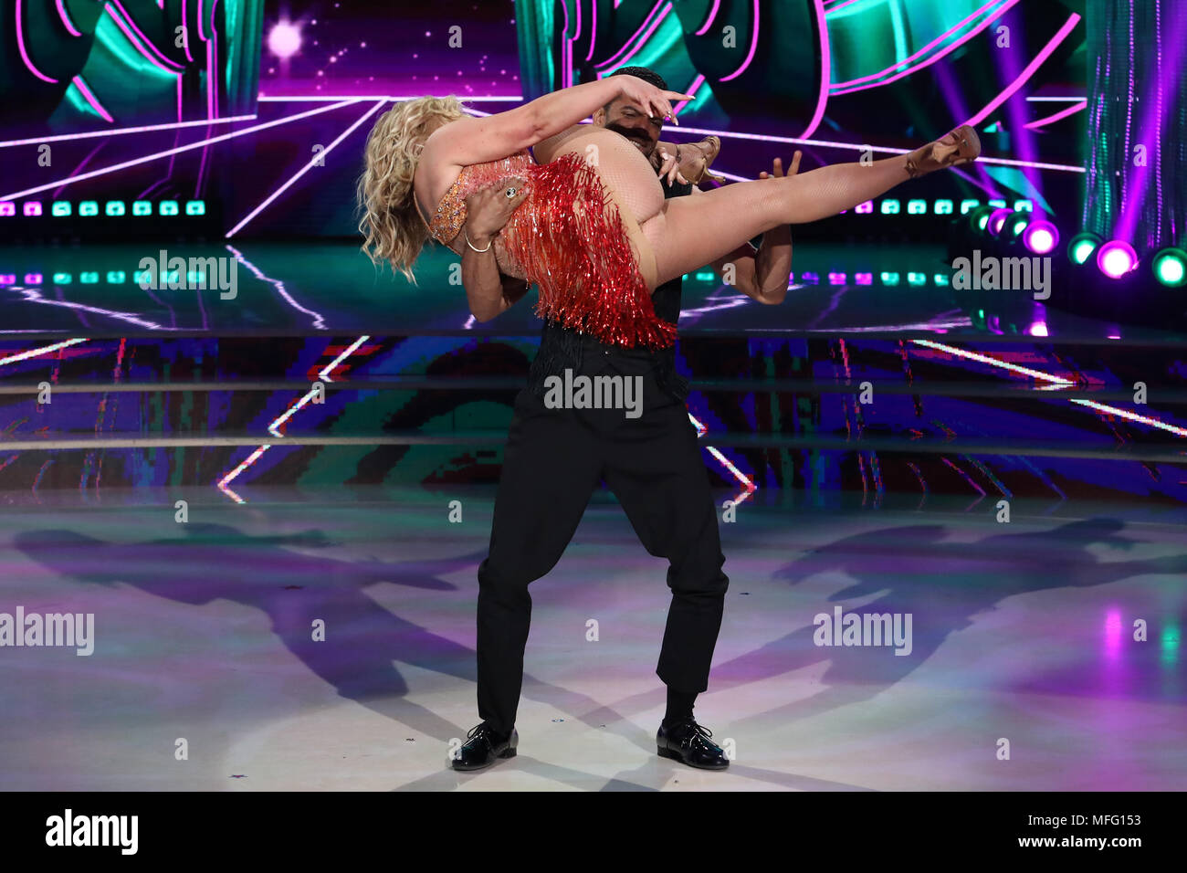 Justin Bieber \, image size:1300x956