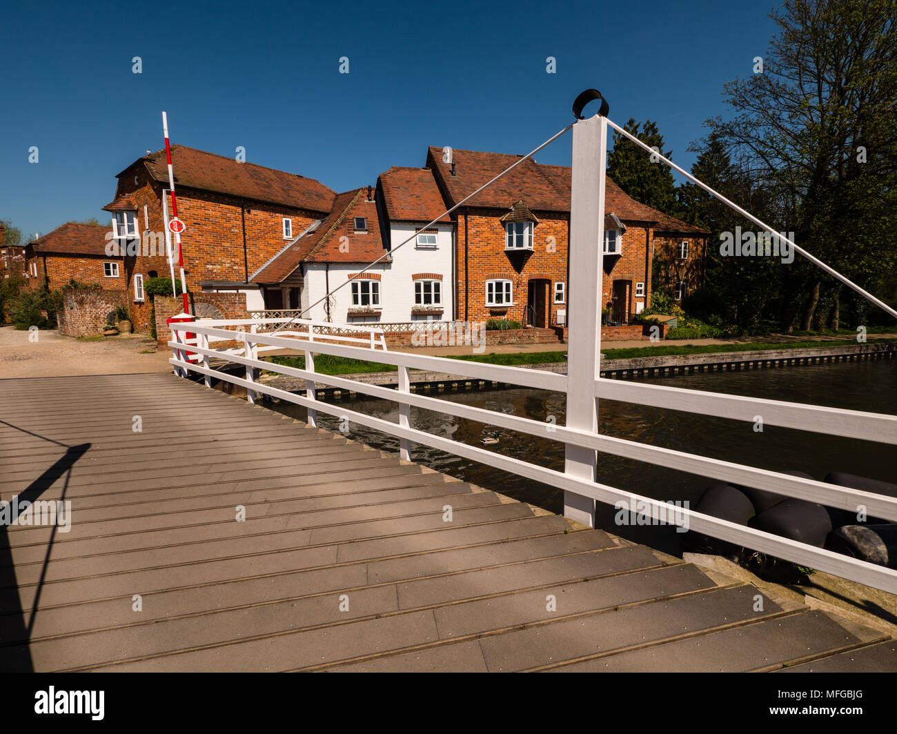 West Mills Swing Bridge No 62, Newbury, Berkshire, England, UK, GB. Stock Photo