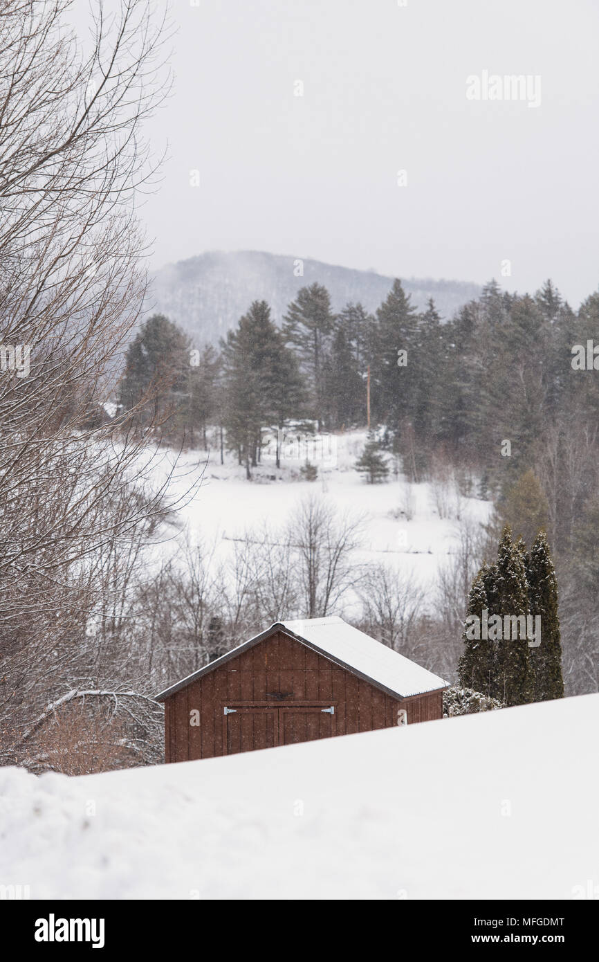 Mountain Cabins In The Snow Near Middlesex Vermont Usa Stock