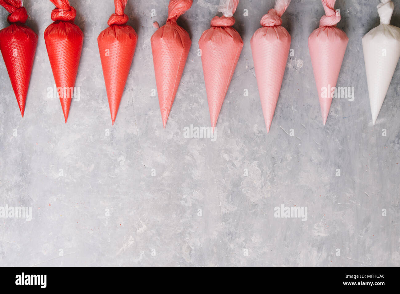 Piping bags hires stock photography and images Alamy