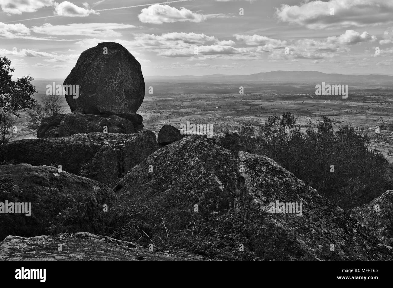 Rocky mountain Black and White Stock Photos & Images - Alamy