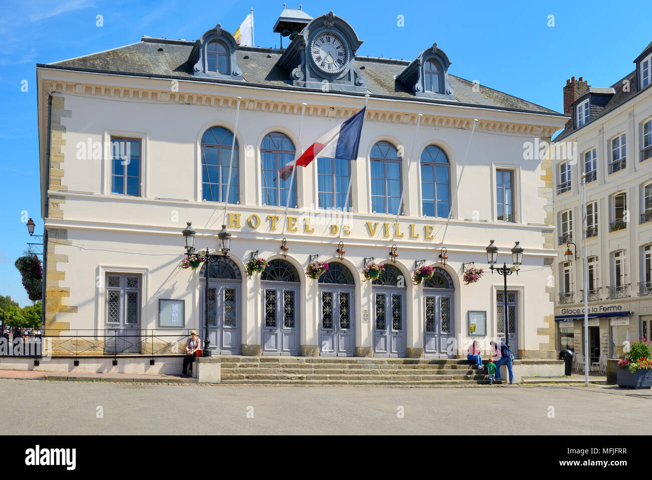 Hotel de Ville (Town Hall), Quai Saint Etienne, Honfleur, Calvados, Basse Normandie (Normandy), France, Europe Stock Photo