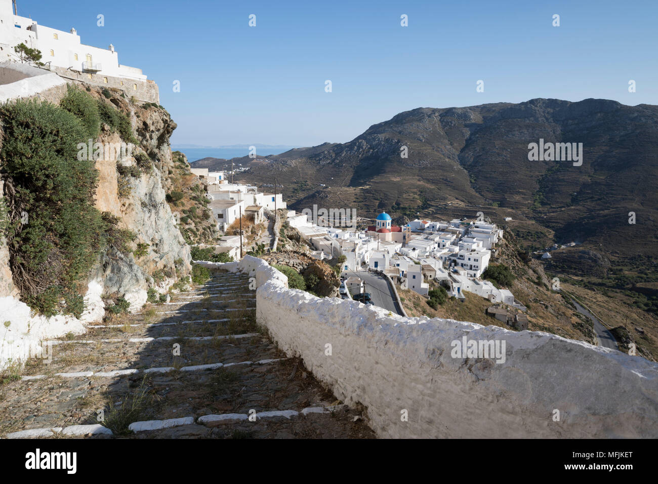 Stone steps and whitewashed houses of mountaintop town of Pano Chora, Serifos, Cyclades, Aegean Sea, Greek Islands, Greece, Europe Stock Photo