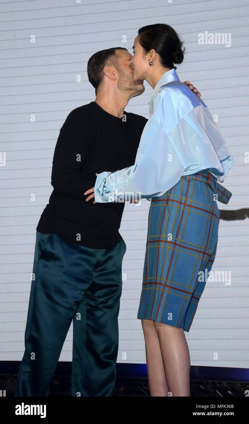 Shanghai, Shanghai, China. 26th Apr, 2018. Shanghai, CHINA-25th April 2018: Celebrities including designer Marc Jacobs, Chinese host Kevin Tsai and model Xiaowen Ju attend 2018 HYFASHION event in Shanghai, April 26th, 2018. Credit: SIPA Asia/ZUMA Wire/Alamy Live News Stock Photo