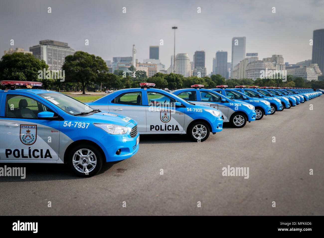 Rio de janeiro brazil police cars hires stock photography and images