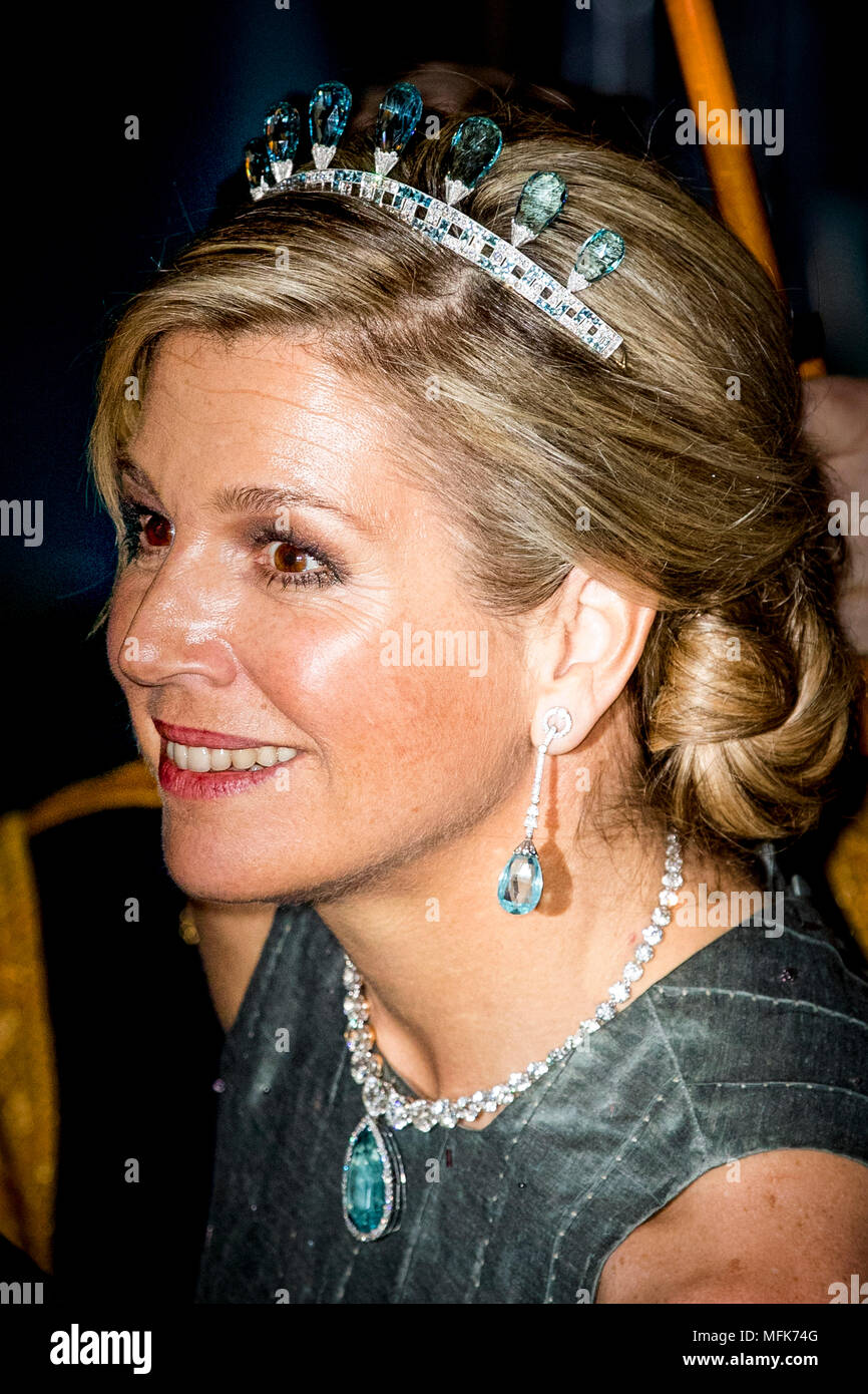 amsterdam-netherlands-24th-apr-2018-king-willem-alexander-and-queen-maxima-of-the-netherlands-at-the-annual-gala-diner-for-the-corps-diplomatique-at-the-royal-palace-in-amsterdam-24-april-2018-credit-patrick-van-katwijk-netherlands-outpoint-de-vue-out-no-wire-service-credit-patrick-van-katwijkdutch-photo-pressdpaalamy-live-news-MFK74G.jpg