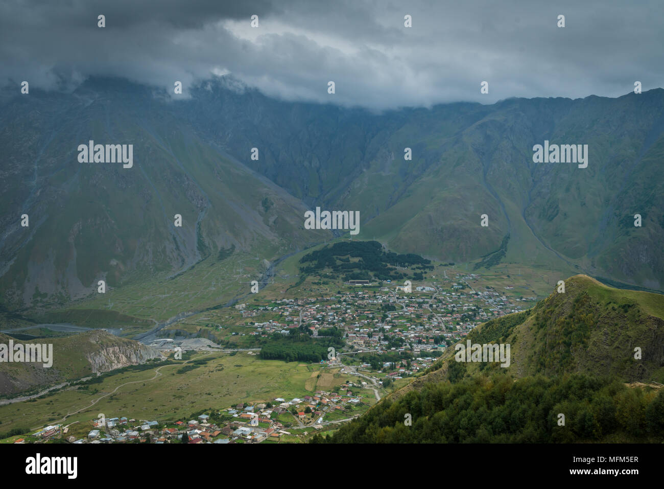 Village in valley hi-res stock photography and images - Alamy