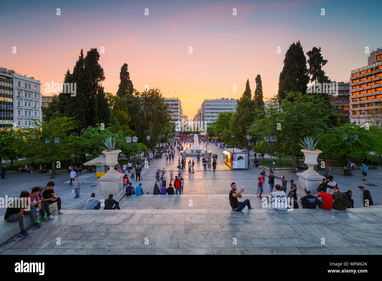 Athens, Greece - April 24, 2018: People hanging out in Syntagma square in  Athens on a warm evening Stock Photo - Alamy