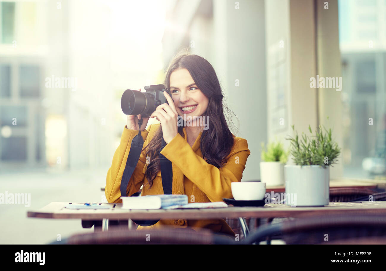 Happy tourist woman hi-res stock photography and images - Alamy