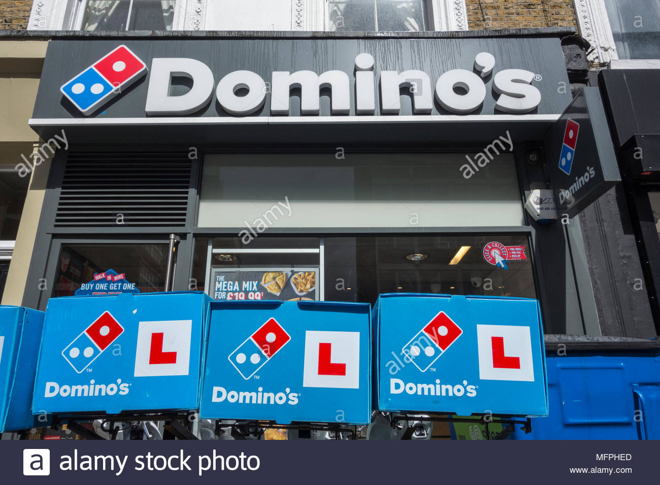Dominos Delivery Stock Photos & Dominos Delivery Stock Images Alamy