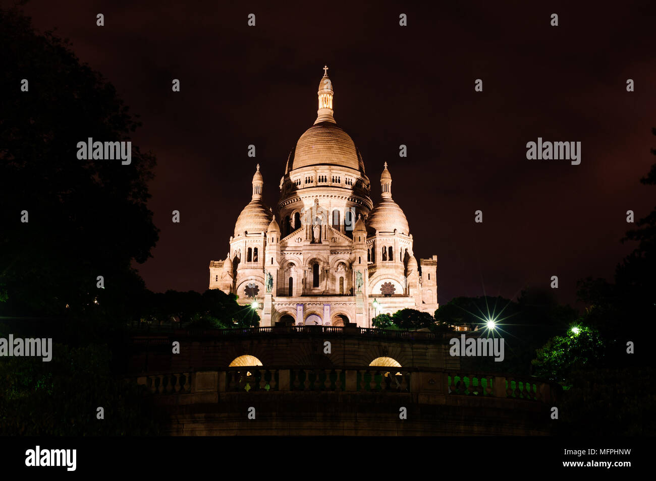 Sacre Coeur church in Paris night view Stock Photo - Alamy