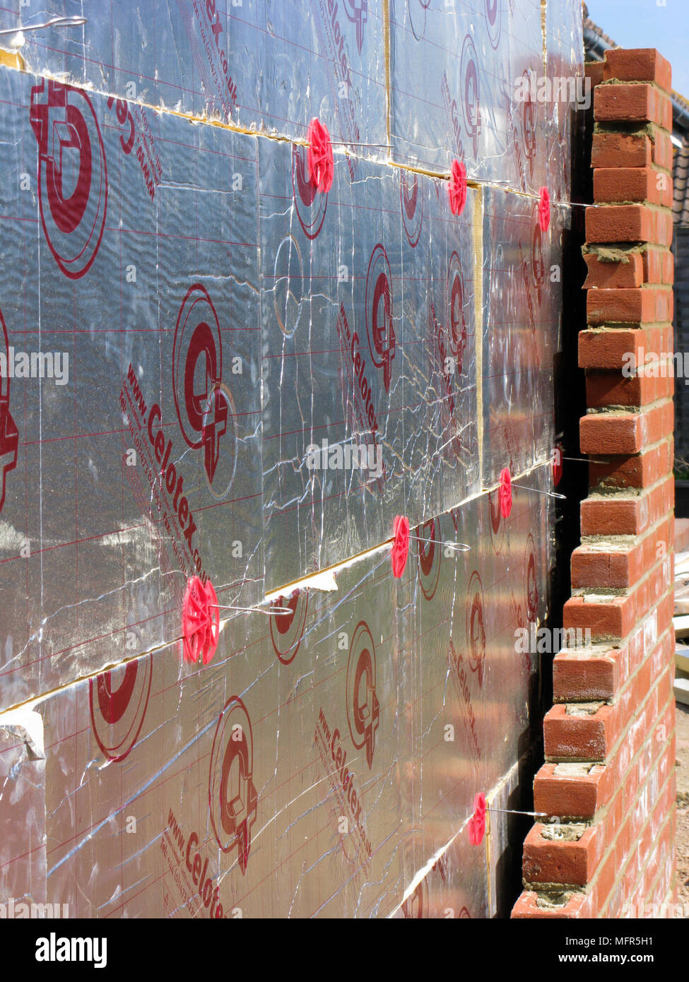 Brick wall with celotex thermal insulation board in cavity & cavity walls in an exptension or Brick wall with celotex thermal insulation board in cavity & cavity walls in an exptension or
