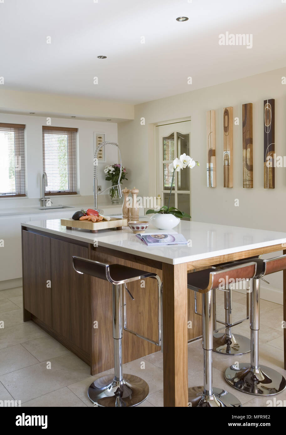 Modern Kitchen Island With Breakfast Bar Modern Kitchen Island With Breakfast Bar