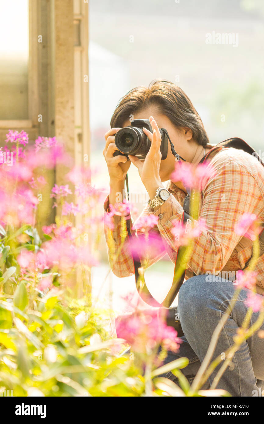 Female photographer photoshoot hires stock photography and images Alamy