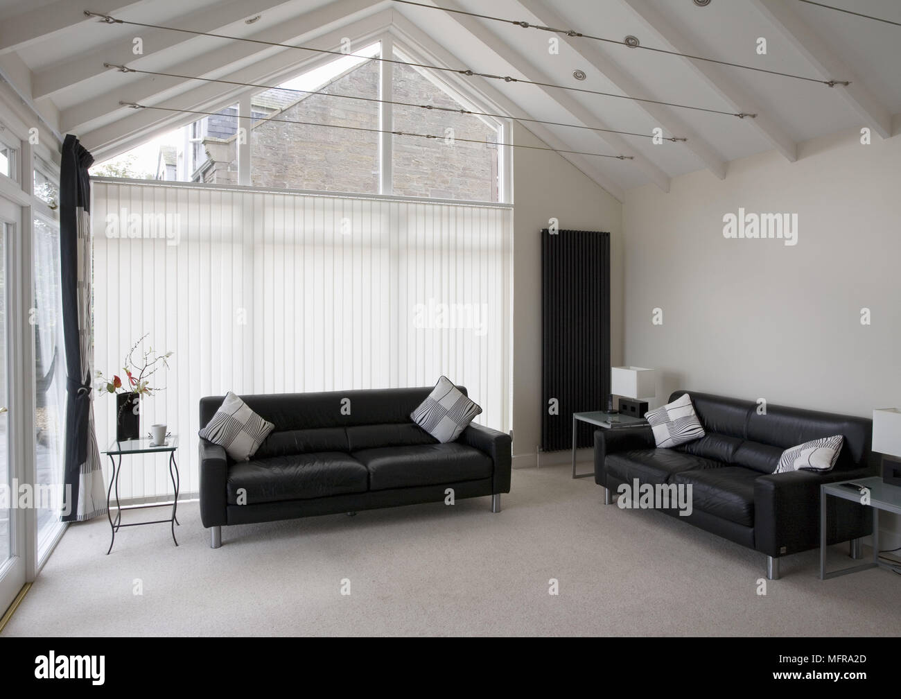 Sparsely furnished hi-res stock photography and images - Alamy