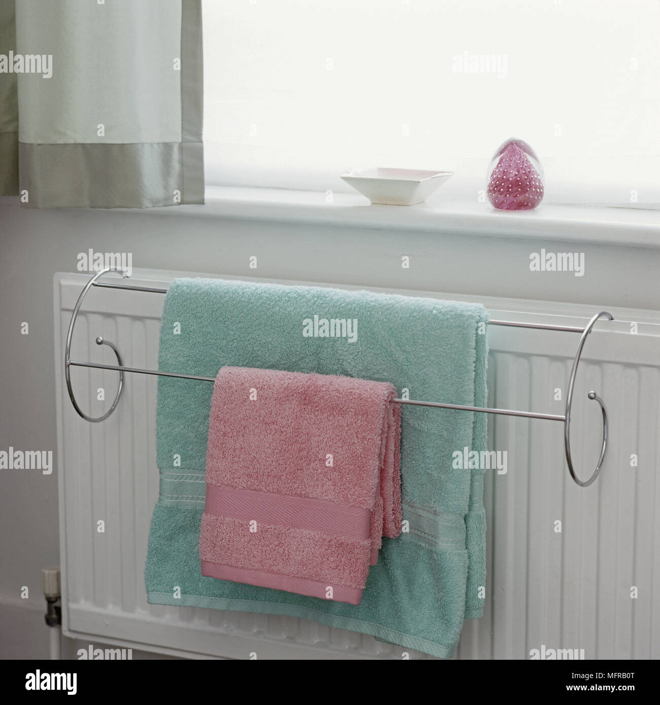 Towel rack hires stock photography and images Alamy