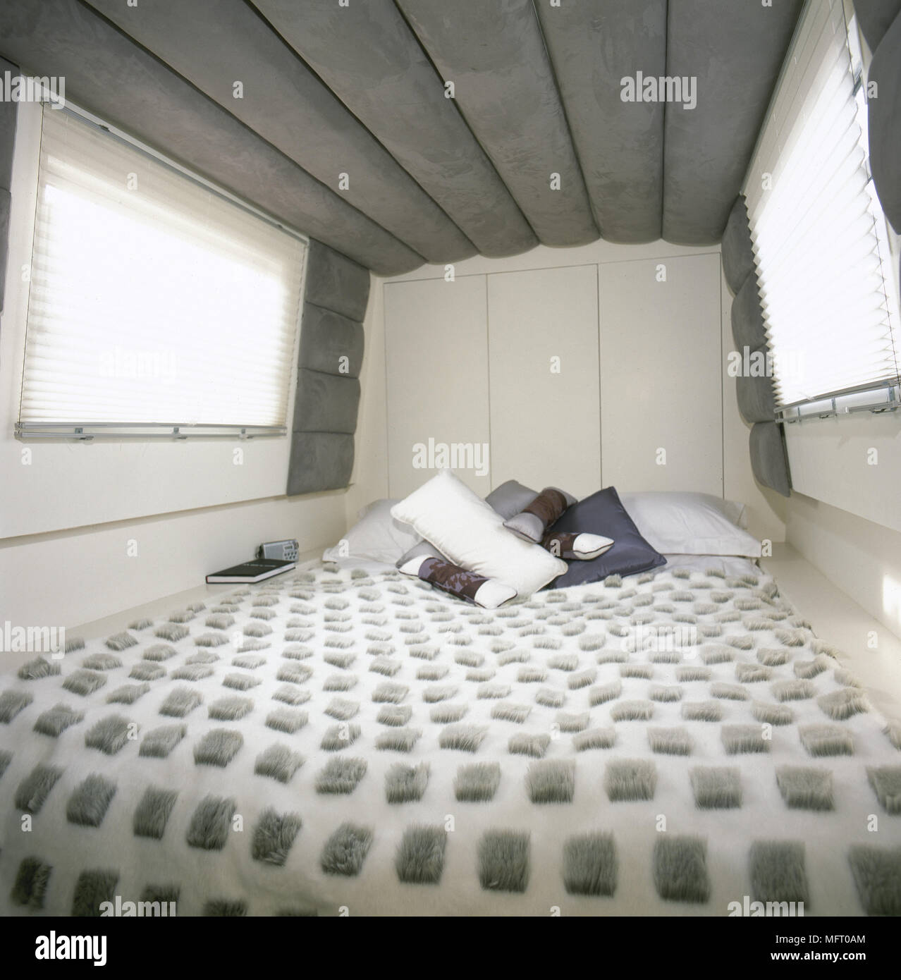 Enclosed cabin hires stock photography and images Alamy