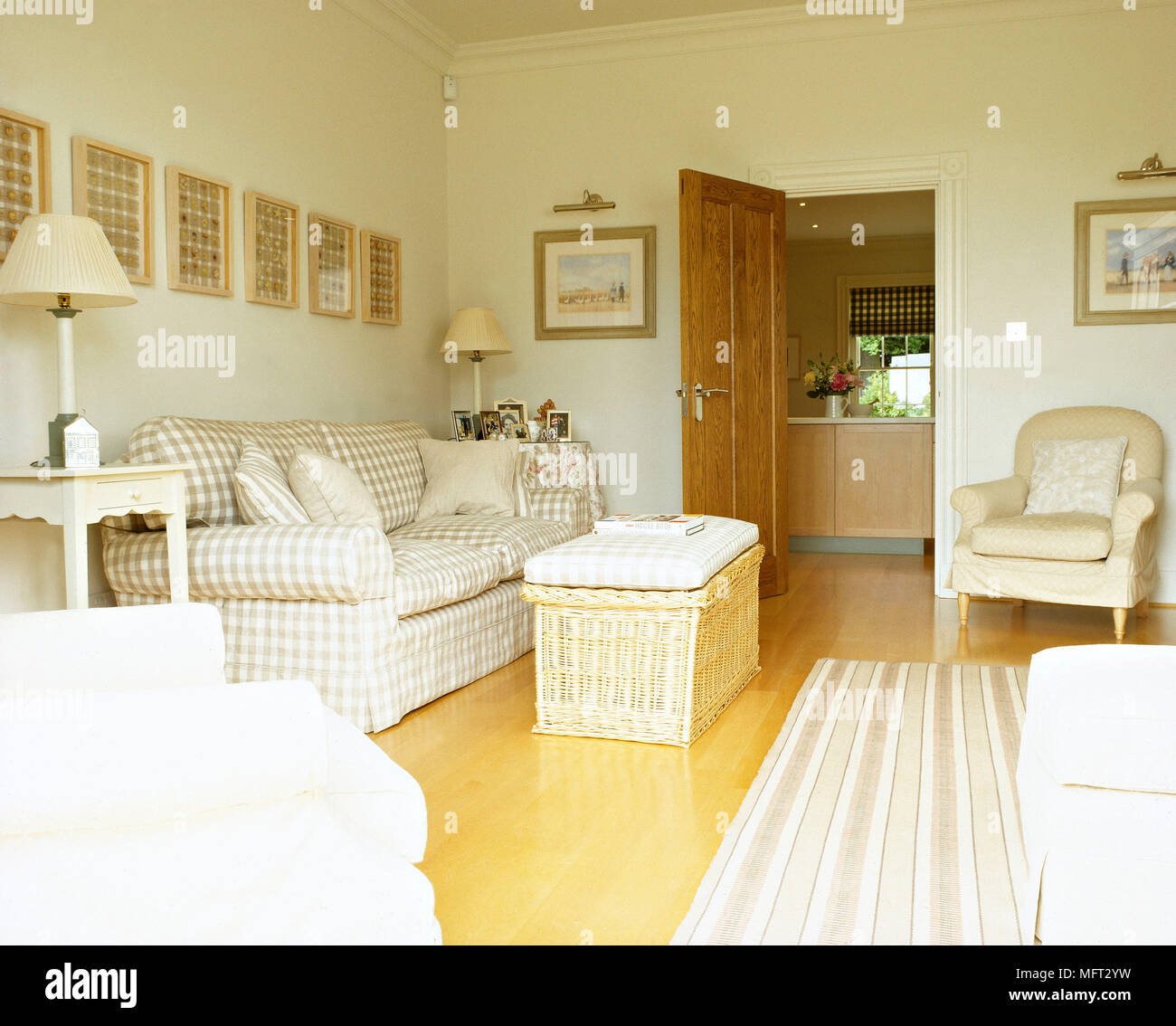 Traditional Neutral Sitting Room Sofa Upholstered Armchair