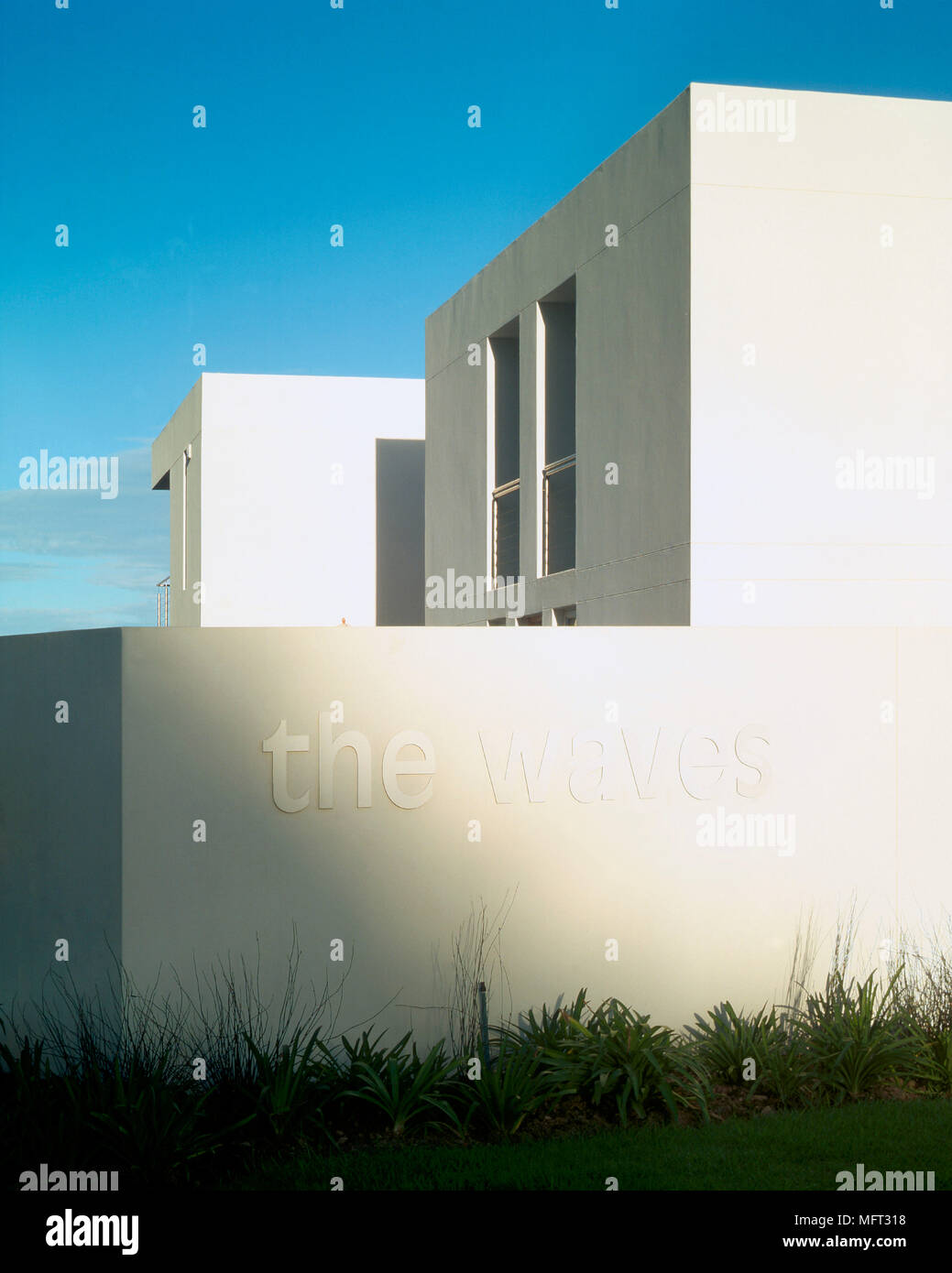 White washed house on hi-res stock photography and images - Alamy