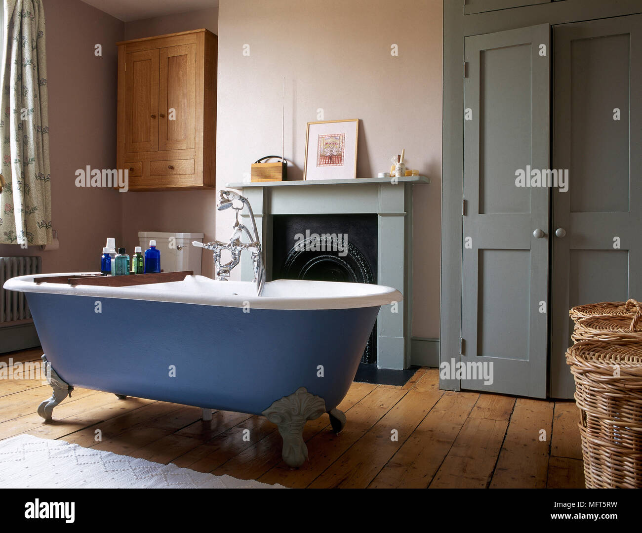 Airing cupboard hi-res stock photography and images - Alamy