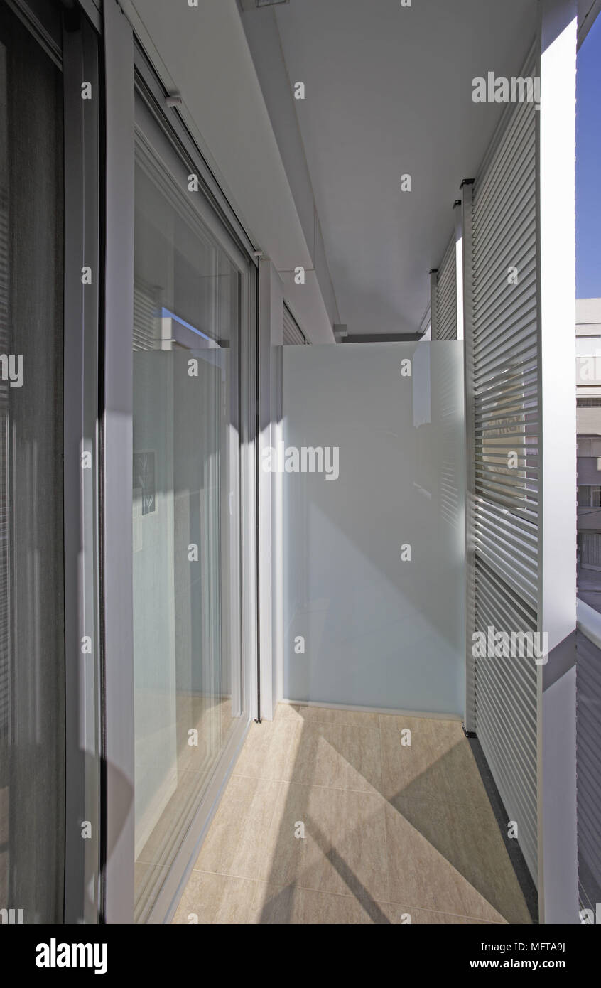 Sliding glass door to screen balcony Stock Photo Alamy