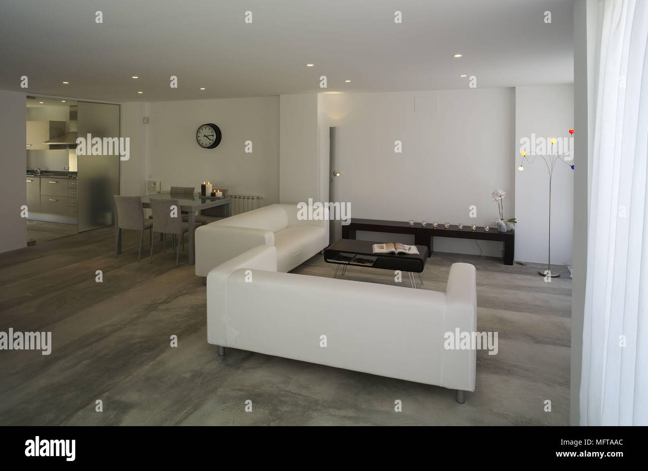 Sitting room chairs sofas hi-res stock photography and images - Alamy