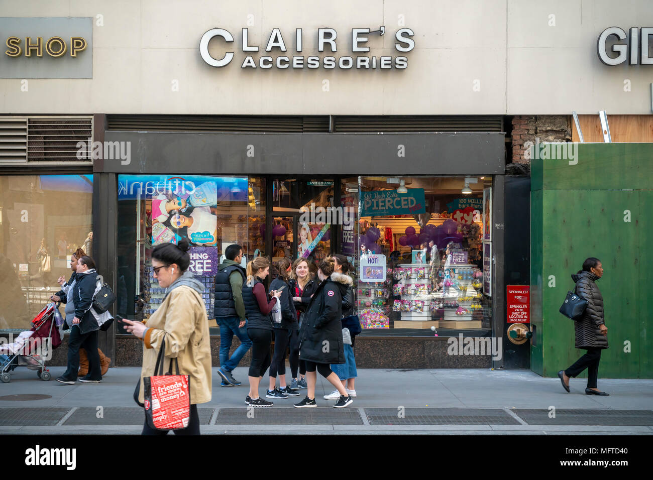 A Claire's Store in Midtown Manhattan in New York on Saturday, April 21, 2018. The retailer, owned by Apollo Global Management, is among the many that have been hit with the perfect storm of online shopping and teens spending their money on electronics. (© Richard B. Levine) Stock Photo