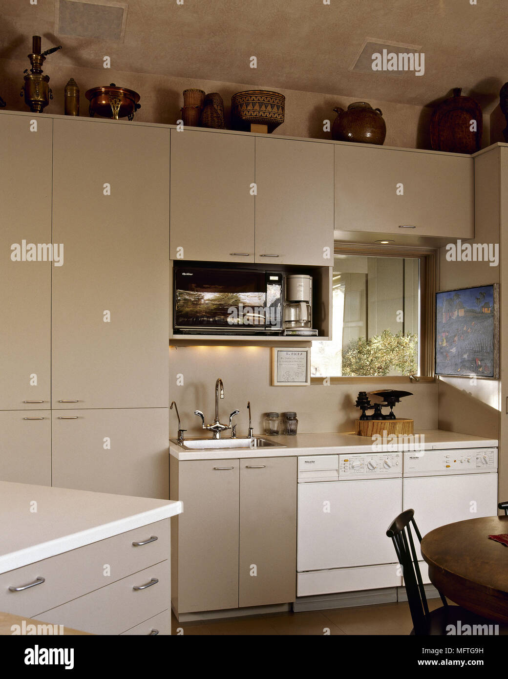 Kitchen diner hi-res stock photography and images - Alamy