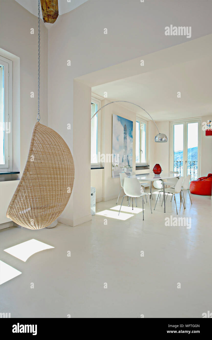 White table and chairs in modern dining room Stock Photo - Alamy