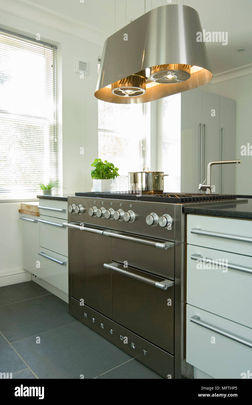 Hob and oven in kitchen island hires stock photography and images Alamy