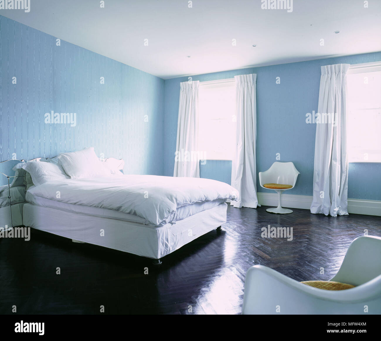Modern Minimalist Blue Bedroom White Bed Linen Curtains