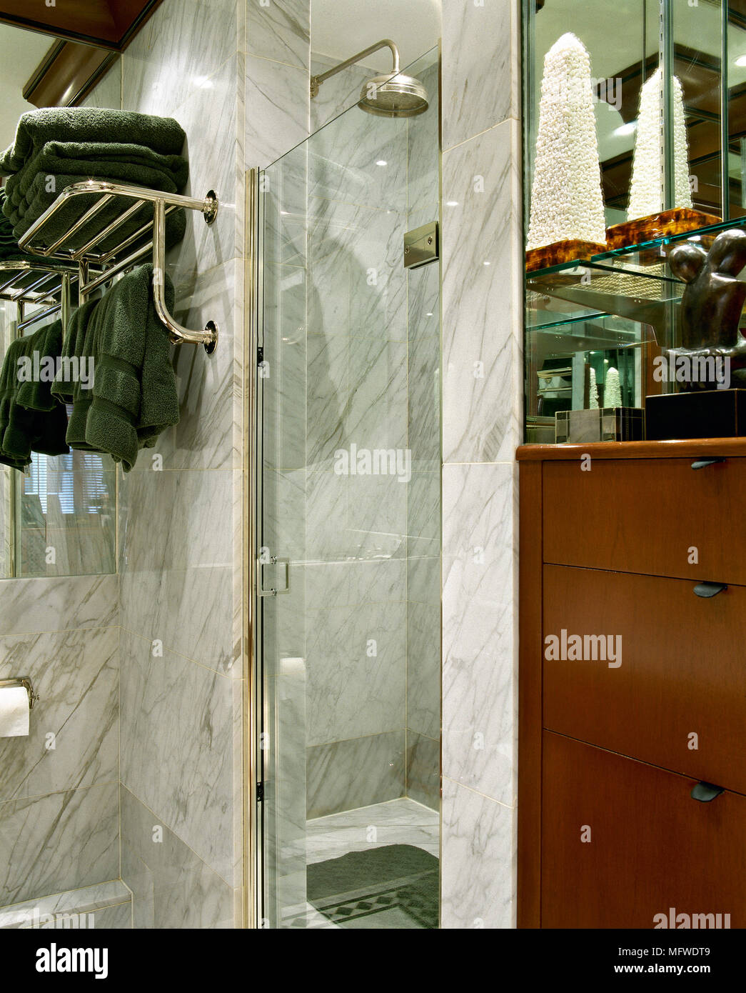 Shower enclosure hires stock photography and images Alamy