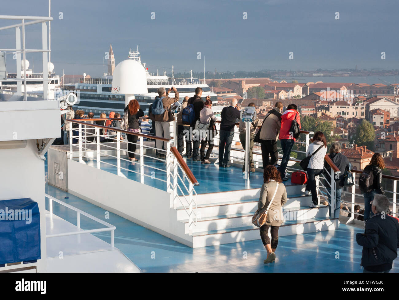 Large cruise ship hi-res stock photography and images - Alamy