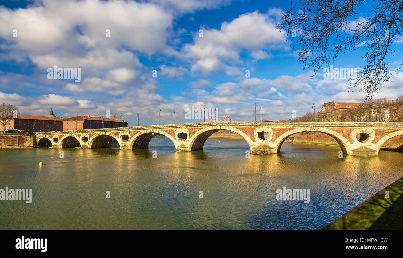 Pont Neuf, a bridge in Toulouse - France Stock Photo
