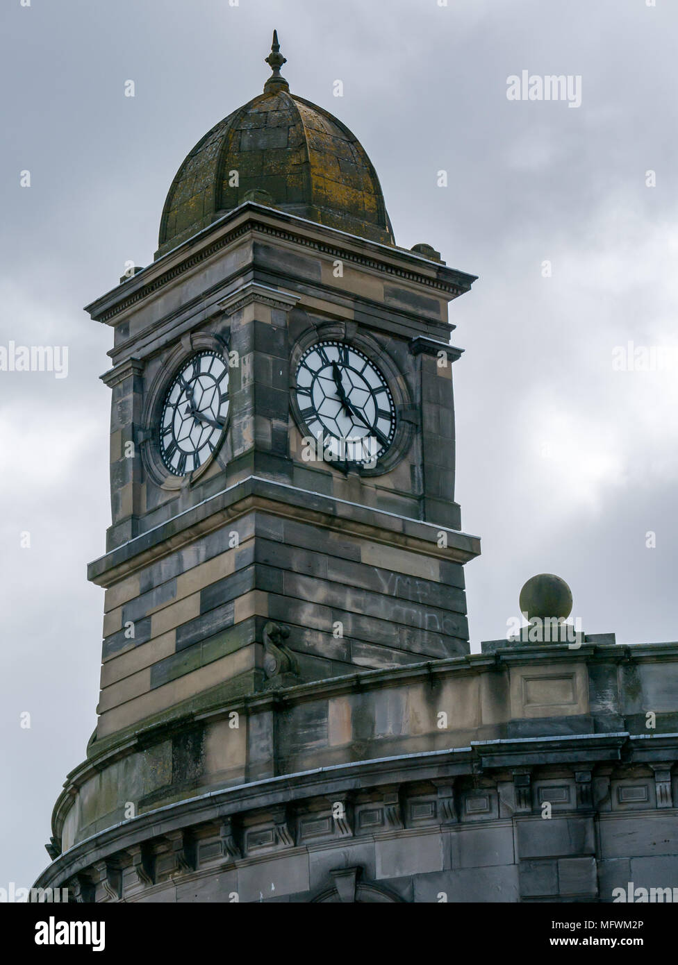 Clock time 11 hires stock photography and images Alamy