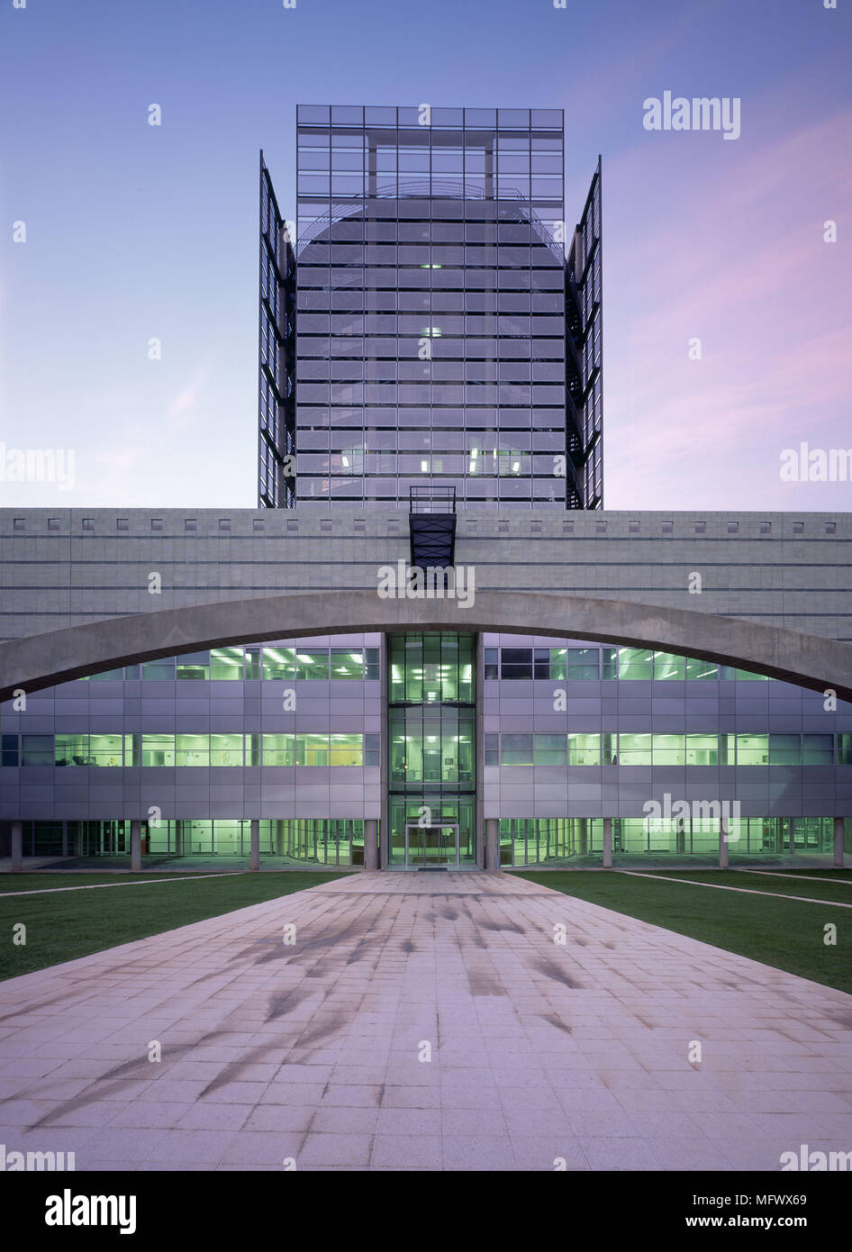 Opulent buildings hi-res stock photography and images - Alamy - Opulent High-Rise Buildings