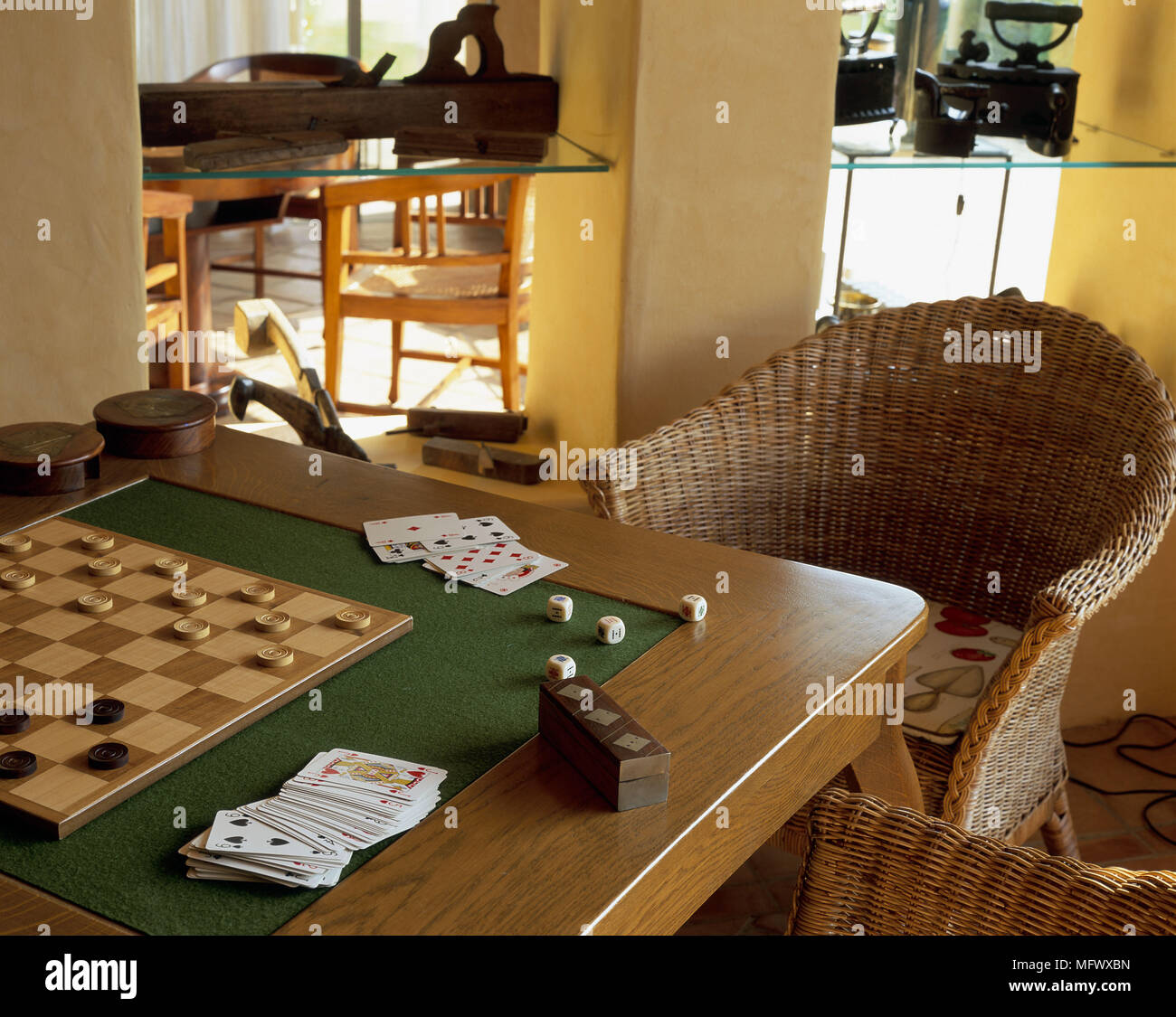 mesa para board game Pesquisa Google Board game table, Table games