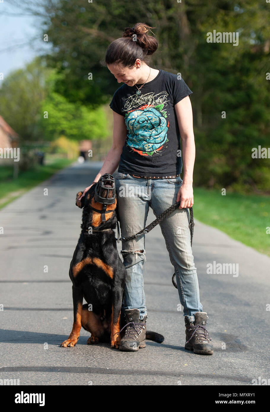 23 April 2018, Germany, Bispingen Dog trainer from the 'Hellhound