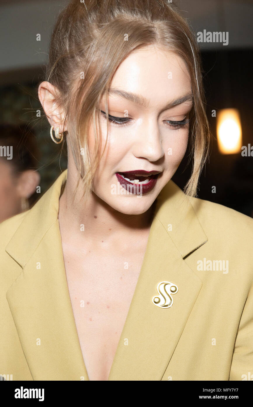 New York United States 25th Apr 2018 Gigi Hadid Attends Premiere Hbo Documentary Being Serena At Time Warner Center Credit Lev Radin Pacific Press Alamy Live News Stock Photo Alamy