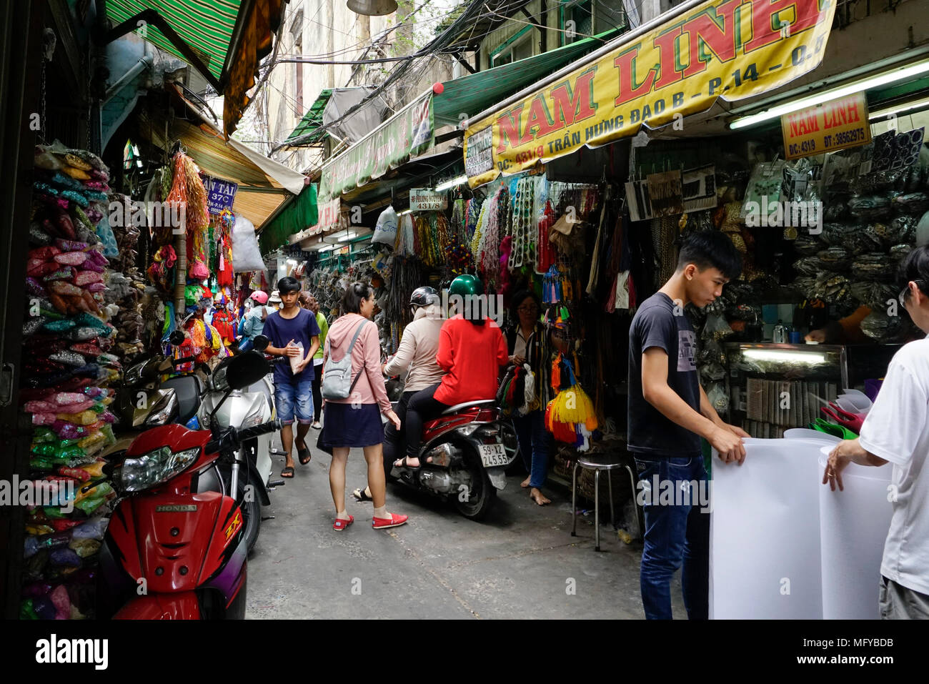 Duong Tong Duy Tan street in the Soai Kinh Lam Fabric Market, Chinatown