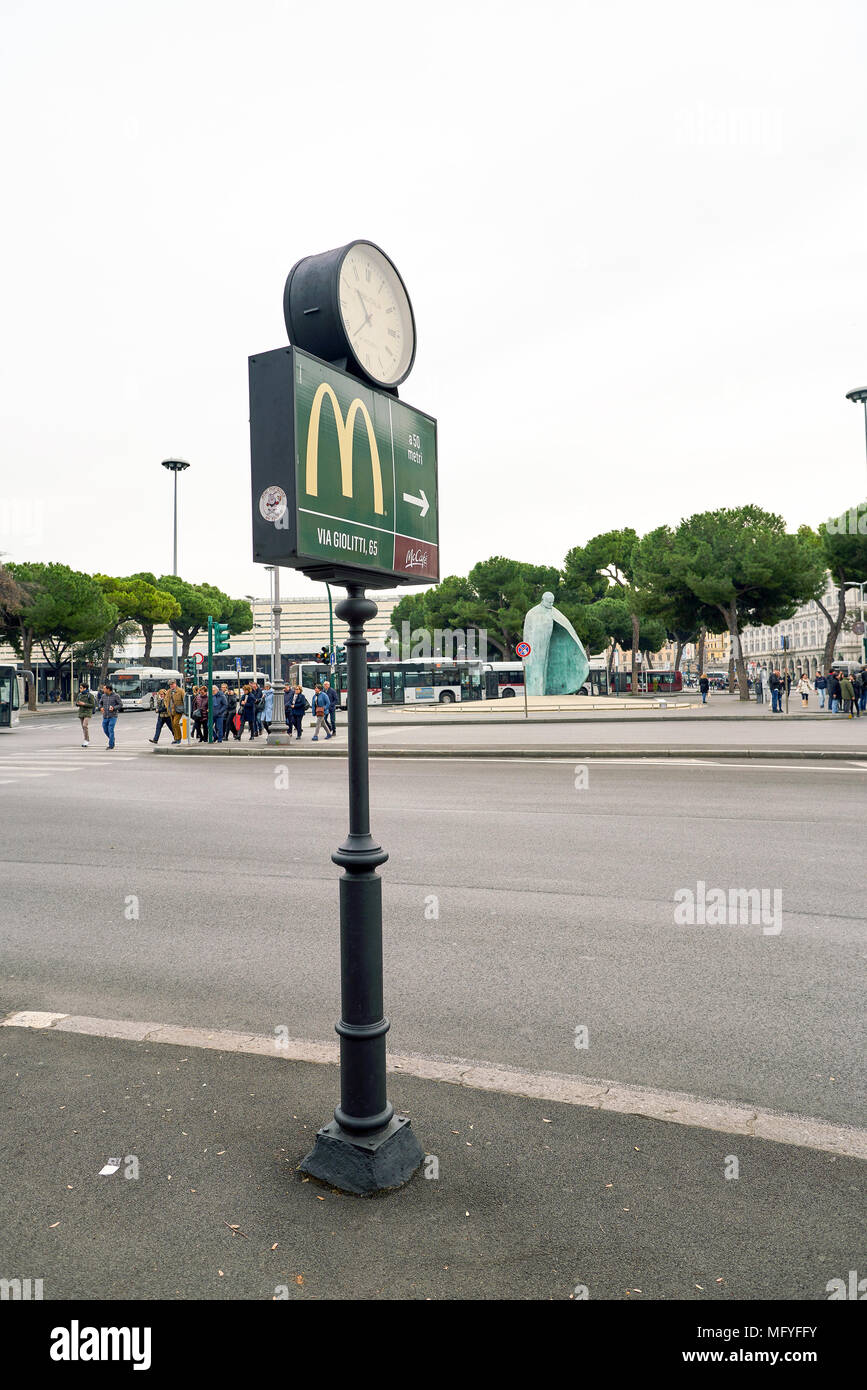 Street clock in rome hi-res stock photography and images - Alamy